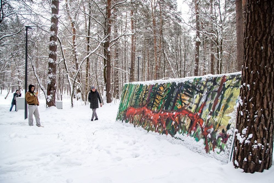 Работы Григория Орехова, Алексея Луки и арт-группы «Художественное уединение» выставлены в парке до 1 марта, Февраль