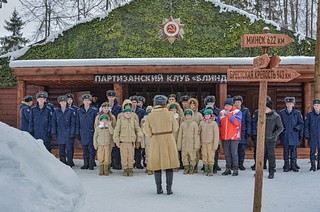 Лыжные десантники в парке «Патриот»