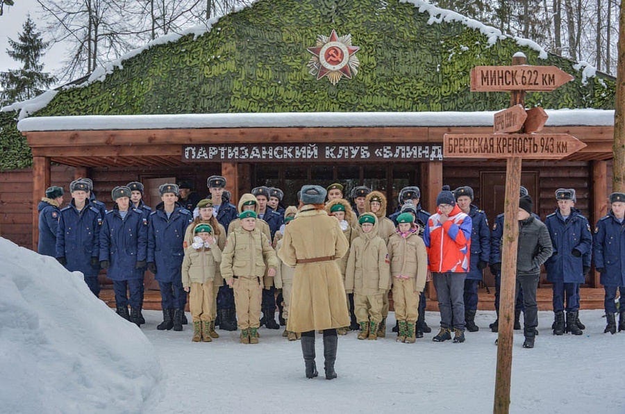 Лыжные десантники в парке «Патриот», Февраль