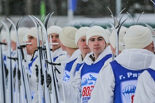 Лыжники