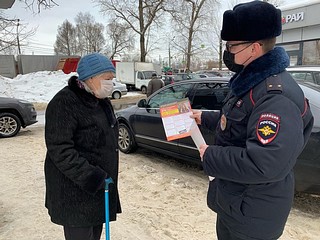 Участковые уполномоченные полиции рассказали жителям о видах мошенничества