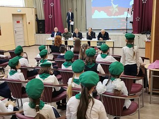 На площадке Голицынской средней школы № 2 состоялось открытие «Парты Героев»