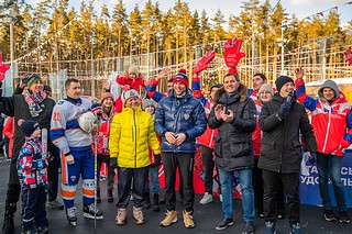 Посетители парка Малевича, пришедшие болеть за сборную России по хоккею