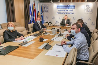 Плохое качество уборки 5-го пускового комплекса ЦКАД стало одним из центральных вопросов еженедельного транспортного часа главы Одинцовского округа Андрея Иванова