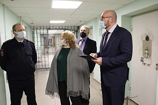 Член Общественного совета подмосковного Главка МВД России Сергей Леонов посетил изолятор временного содержания в Одинцово