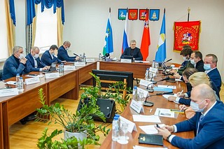 Глава Одинцовского округа Андрей Иванов обратил внимание на необходимость организации максимально чёткой работы колл-центров
