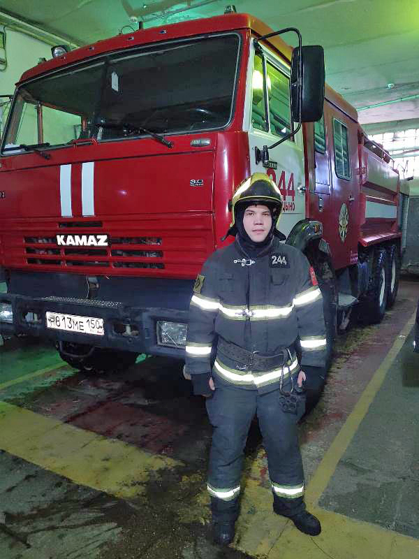 В поселке Большие Вяземы командир отделения 244-й пожарной части вытащил из огня 95-летнюю соседку, Февраль