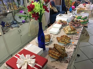 В Одинцовской гимназии № 4 прошла благотворительная ярмарка