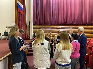 Одинцовские партийцы провели патриотическую акцию «Мы Za мир без нацизма»
