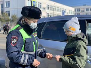 Автоинспекторы провели профилактические беседы с участниками дорожного движения