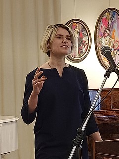 В старшей группе призовые места разделили ученицы Одинцовской СОШ № 3: первое место — Любовь Манукова и второе место — Милена Миненко