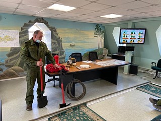 Лесники проходят обучение тактике, технике и мерам безопасности при выполнении работ по тушению лесных пожаров
