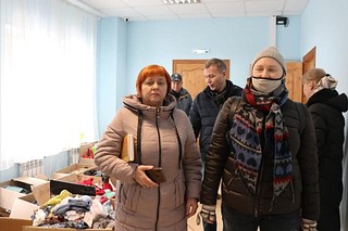Сотрудники аппарата подмосковного омбудсмена отправили гуманитарную помощь беженцам из Донбасса