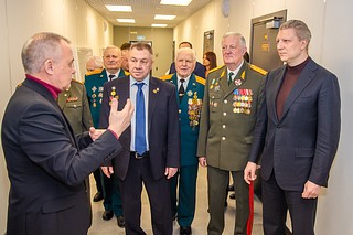Глава Одинцовского городского округа Андрей Иванов провел для ветеранов экскурсию по обновленному зданию территориального военного комиссариата