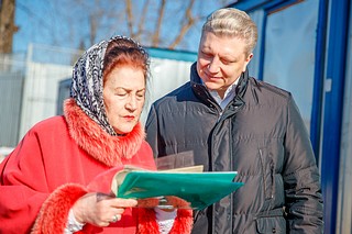 Глава Одинцовского городского округа Андрей Иванов вместе с инициативными жителями Звенигорода проверил ход реконструкции стадиона «Спартак»