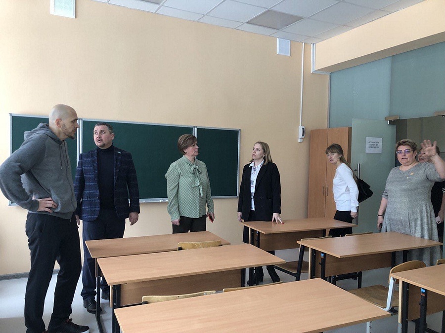 Лариса Лазутина и Дмитрий Голубков проверили, как в школе реализуется проект инициативного бюджетирования, 2022
