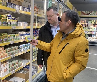 Одинцовские партийцы ведут мониторинг цен на социально значимые товары в магазинах муниципалитета