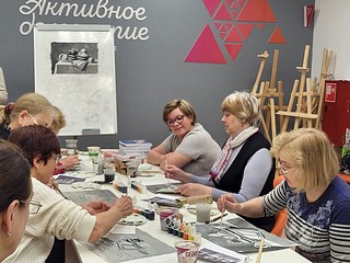 Лариса Лазутина встретилась с членами клуба «Активное долголетие»