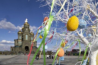 В Кубинке на территории Музейно-храмового комплекса ВС РФ Минобороны России начался пасхальный фестиваль