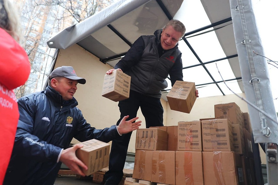 Глава Андрей Иванов доставил партию гуманитарного груза в Одинцовский пункт сбора помощи беженцам, Апрель
