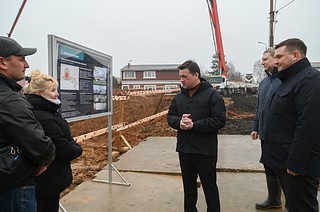 Губернатор Московской области Андрей Воробьев дал старт заливке фундамента под строительство поликлиники в селе Ромашково Одинцовского городского округа