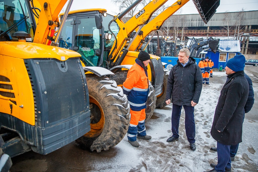 Андрей Иванов проверил готовность коммунальной техники к весенней уборке территории муниципалитета, 2022