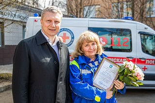 Отличившихся сотрудников одинцовской скорой помощи поздравил глава городского округа Андрей Иванов — на встрече в Звенигородской подстанции