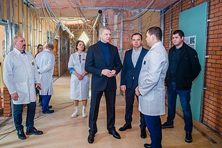 Глава Одинцовского городского округа Андрей Иванов проинспектировал ход ремонта хирургического корпуса Одинцовской областной больницы