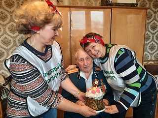 Волонтёры накануне Пасхи доставили ветеранам куличи от главы Одинцовского округа