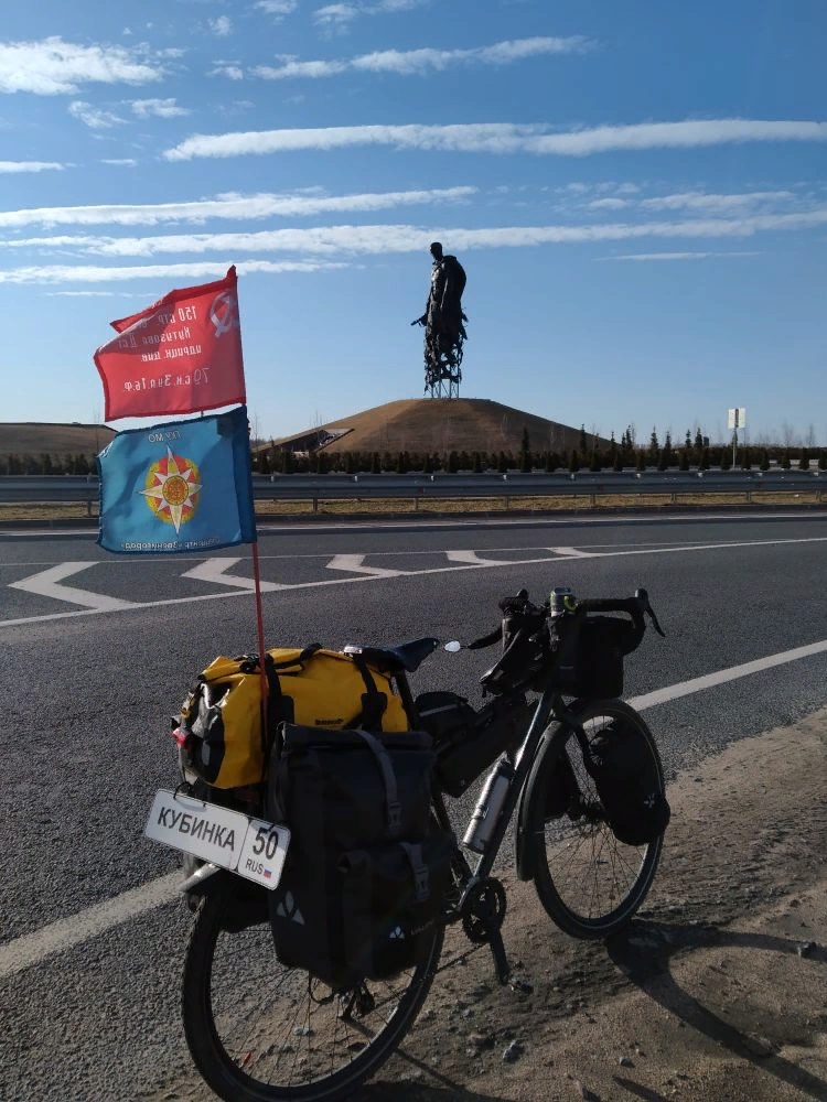 Житель Кубинки Юрий Матвиенко начал велопробег, посвященный Дню Победы, Апрель