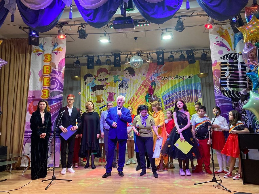 Партийцы Одинцовского округа наградили участников ежегодного вокального фестиваля-конкурса детской песни «Звездопад», Апрель