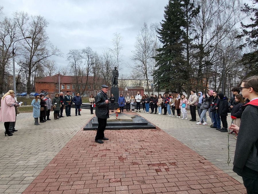 Одинцовские партийцы почтили память жертв фашистских концлагерей, Апрель