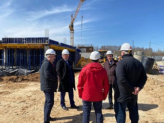 Ход строительства садика в Кубинке проверили одинцовские партийцы