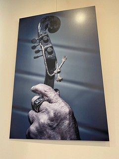 Фотовыставка Заура Карамызова «Шиховские струны»