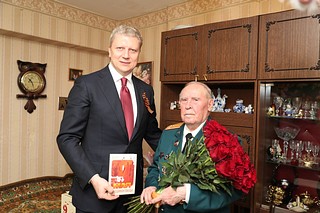 9 мая Андрей Иванов лично навестил ветеранов Геннадия Ковалёва и Бориса Гаевского