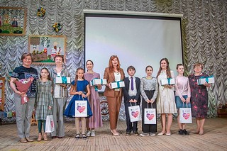 В Захаровском Доме культуры прошла церемония награждения победителей конкурса «Пасхальный свет и радость»