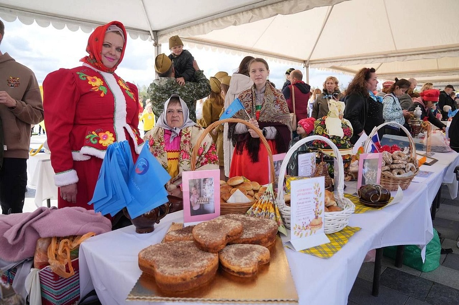 В Одинцовском городском округе в воскресенье прошел областной фестиваль домашних пирогов, Май