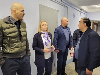 Качество ремонта подъездов в Одинцово и Кубинке проверили одинцовские партийцы