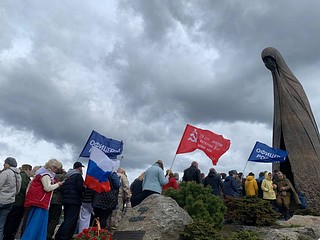 Участники посетили Главный храм Вооруженных сил России, возложили цветы к памятнику «Матерям победителей» и почтили память минутой молчания участников Великой Отечественной войны и всех тех, кто вносил свой вклад в общую Победу