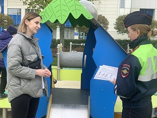 Одинцовские Госавтоинспекторы провели профилактические беседы на улицах муниципалитета