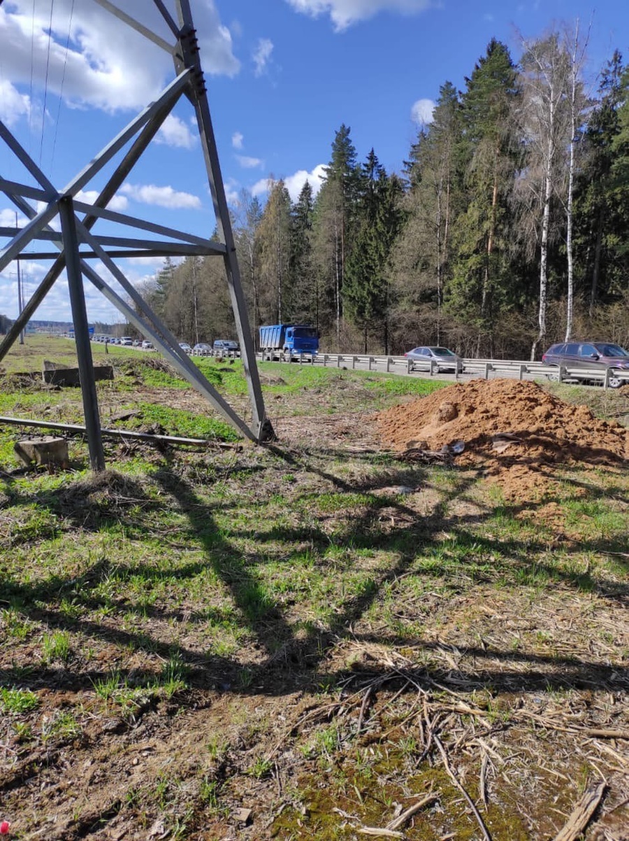 В Одинцовском округе обнаружена и ликвидирована самовольная свалка в охранной зоне ЛЭП, Май