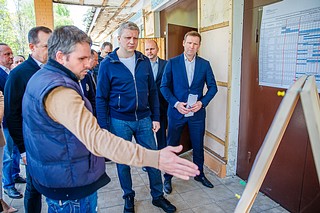 Одинцовские партийцы держат на контроле капремонт Введенской школы № 3 в Звенигороде
