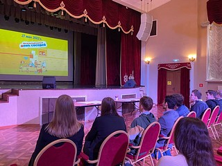 Одинцовские партийцы поддержали праздник в честь Международного день соседей