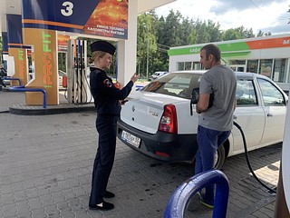 На заправочных станция города Одинцово Госавтоинспекторы побеседовали с водителями