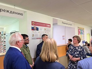 Лариса Лазутина и Дмитрий Голубков посетили детскую поликлинику Одинцовской областной больницы
