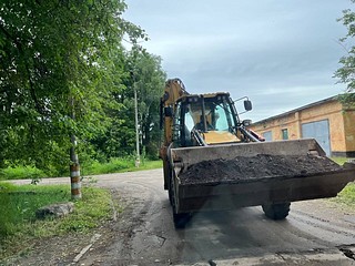 Одинцовские партийцы проверили ход ремонта дорожного полотна в Кубинке