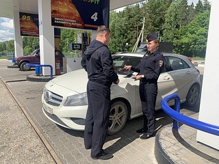 На заправочных станция города Одинцово Госавтоинспекторы побеседовали с водителями