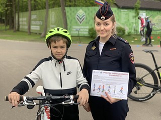 Любителям велосипедных прогулок подарили тематические листовки