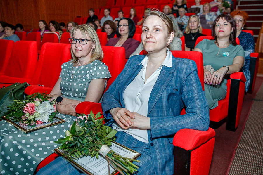 Работники социальной сферы, В Одинцовском округе работников социальной сферы поздравили 8 июня с профессиональным праздником