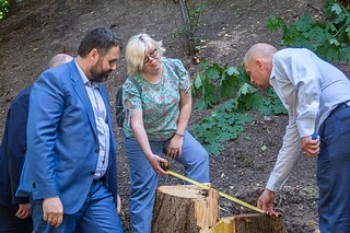 Глава округа особо подчеркнул, что у подобных поступков «нет оправданий и нет смягчающих обстоятельств». Результаты проверок будут озвучены в начале рабочей недели